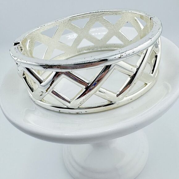 Vintage Silver Tone X-Cuff Bracelet Modern Minimalist Statement Glam Bold - Picture 6 of 7